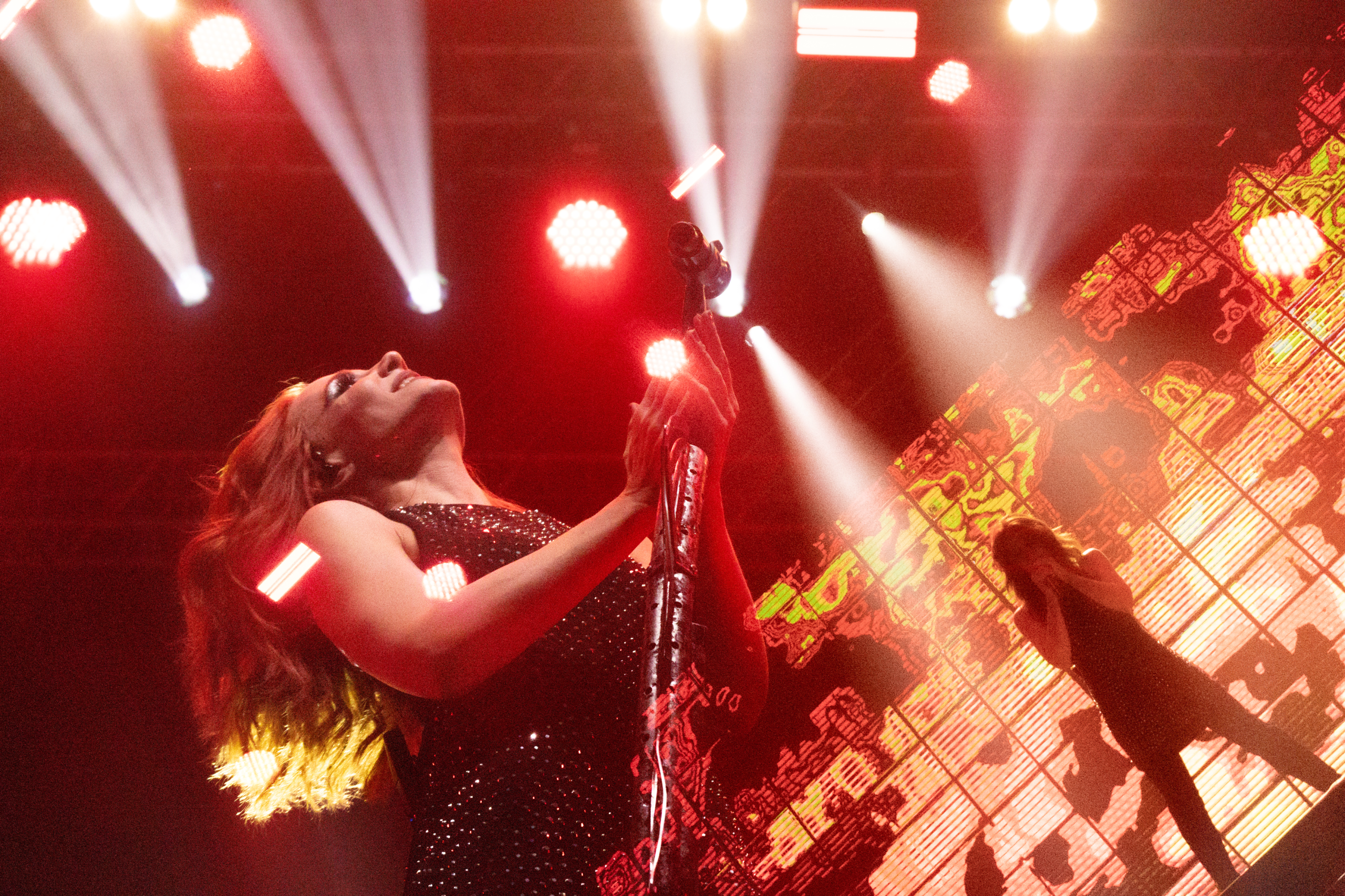 Epica lleva a Puebla por un viaje épico de metal sinfónico